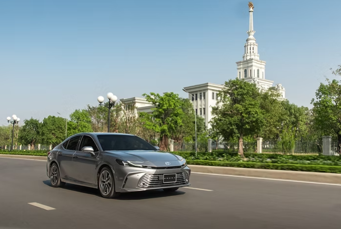 Toyota Camry 2.0Q 2025: Giá bán, thông số kỹ thuật và ưu đãi mới nhất
