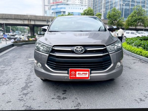 TOYOTA INNOVA G