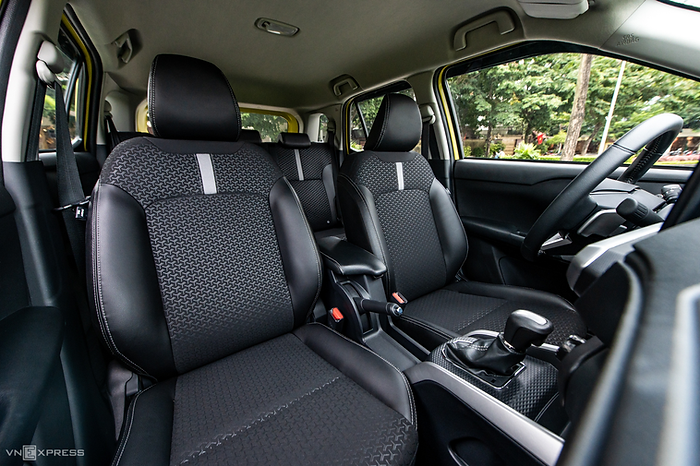 Ghế ngồi khoang lái