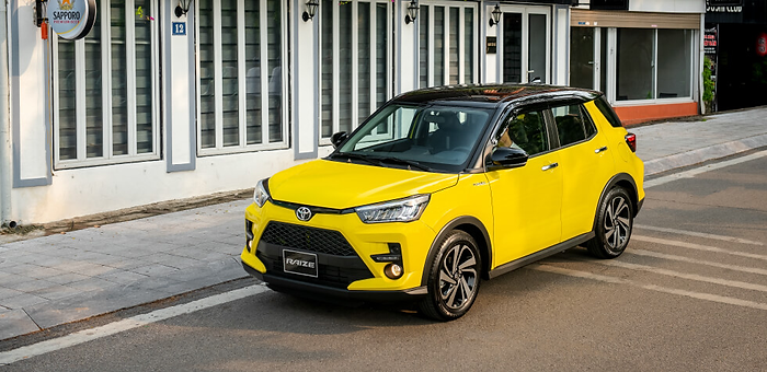 Xe-toyota-raize-2023-gia-lan-banh